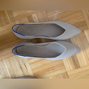 Women’s Rothy’s Pointed Flat In Ecru Size 9.5